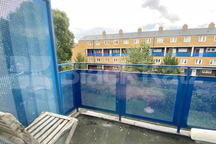Superbly located duplex apartment in SE1  Burbage Close , Borough/London Bridge